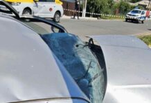 Minoră rănită grav într-un accident la Botoroaga, după ce a sustras mașina părinților și a intrat într-un cap de pod